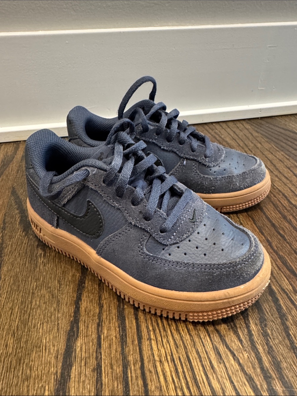 Nike Kids Air Force 1 in Navy Suede